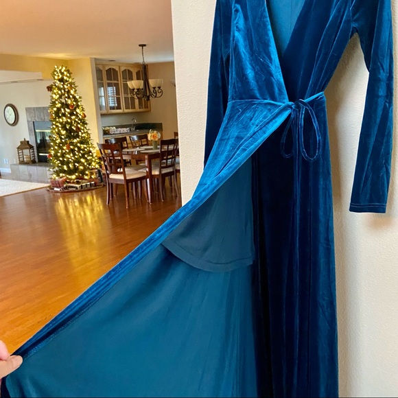 🆕 Teal Blue Longsleeve Velvet Wrap Maxi Dress 🌿 - Picture 8 of 12